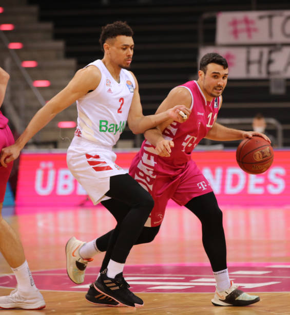 球员之间的 球员之间的