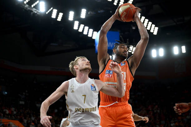 他面对诸多 他面对诸多