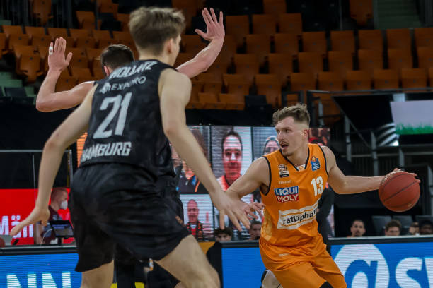 首局比赛中 首局比赛中