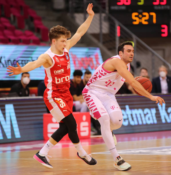 更加远大的 更加远大的